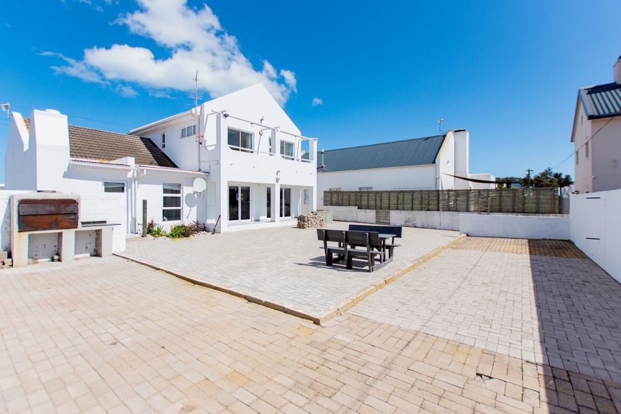 4 Bedroom Property for Sale in Britannia Bay Western Cape